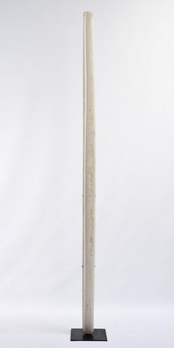 CLAUDE DE SORIA, CONTRE-LAME, 1995, CIMENT, 273 X 11 X 2.5 CM