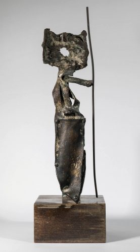 ANTONI CLAVÉ, L'homme à la lance, 1962, Bronze, Welded Iron and wooden base, 36 × 11 × 10,2 cm