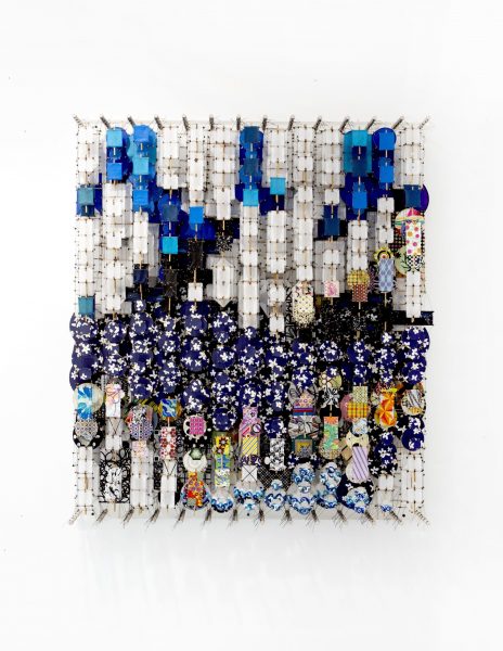 Jacob Hashimoto, Homesickness, 2022,
bambou, acrylique, papier, bois et Dacron, 137,5 x 119 x 20 cm