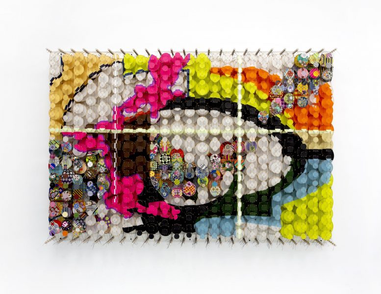 Jacob Hashimoto, The Faschinogenic eye, 2022, acrylique, papier, bois et Dacron, 143,5 x 208 x 20 cm