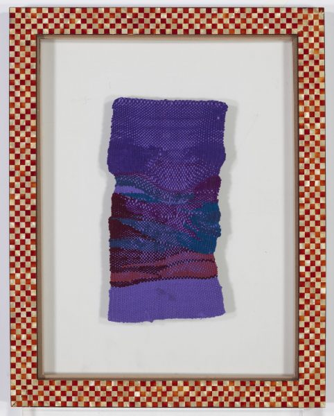 SHEILA HICKS, HAREM, 1986, LAINE, dans le cadre de l'artiste, 23.2 × 12.7 cm