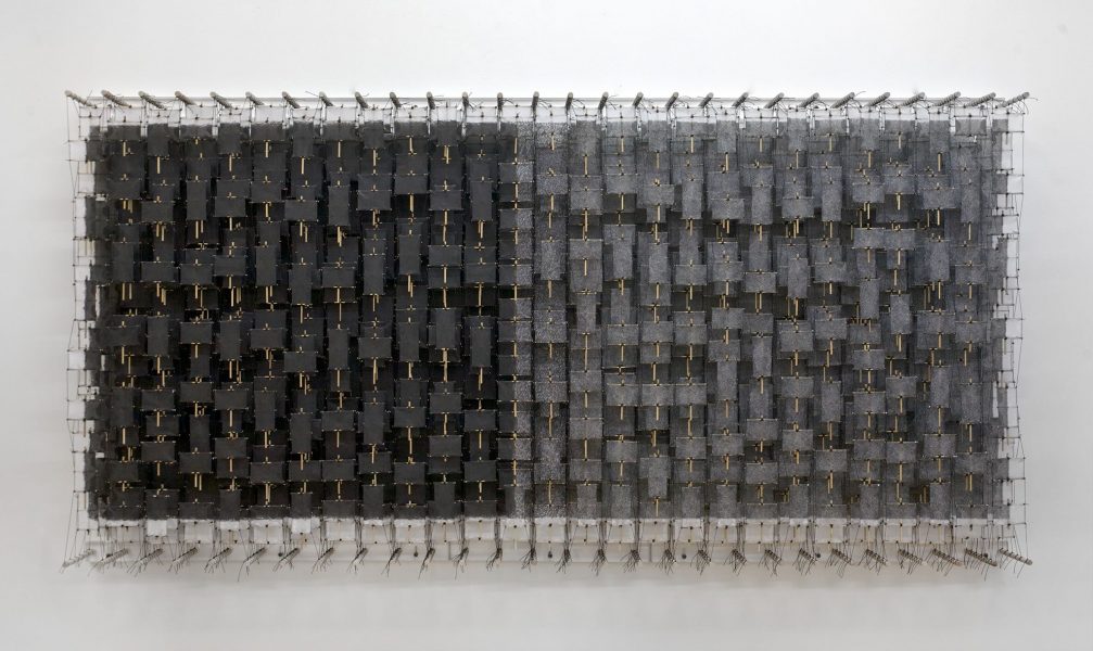Jacob Hashimoto, The Detonator, 2012, bambou, acrylique, papier, bois, encre et Dacron, 122 x 244 x 20 cm